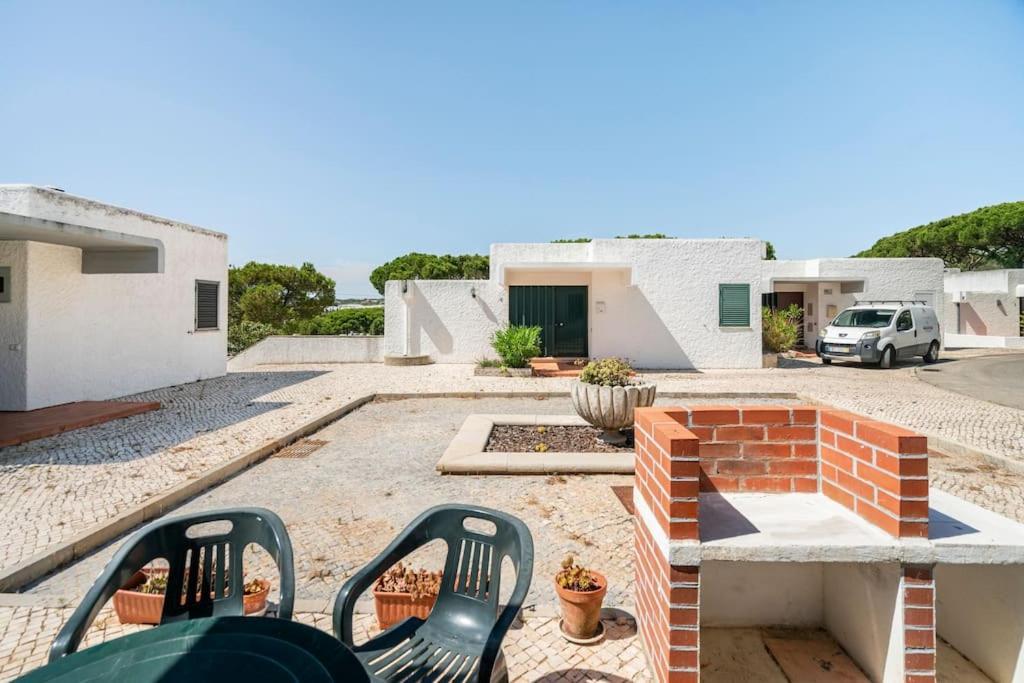 Sunny Villa With Golf Front View Vilamoura Exteriér fotografie