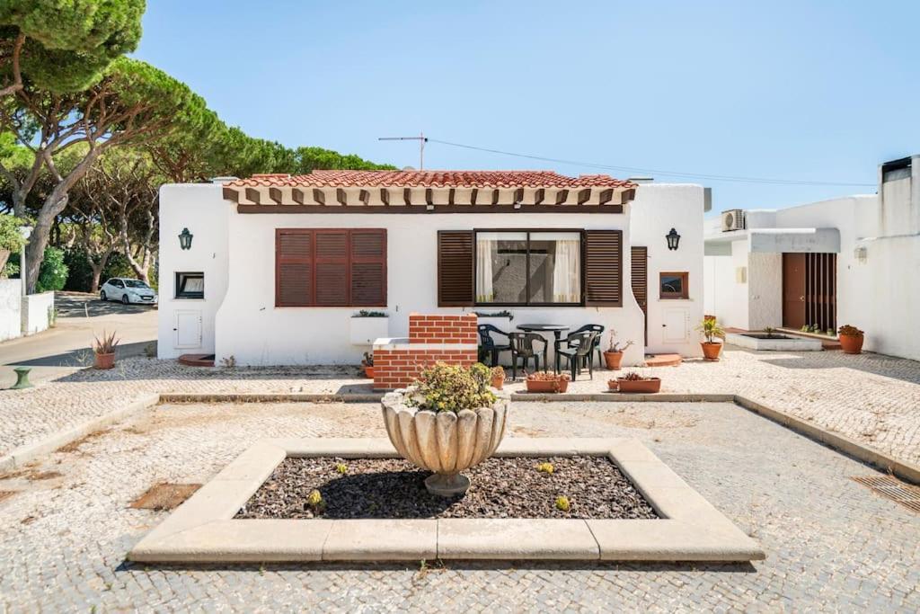 Sunny Villa With Golf Front View Vilamoura Exteriér fotografie